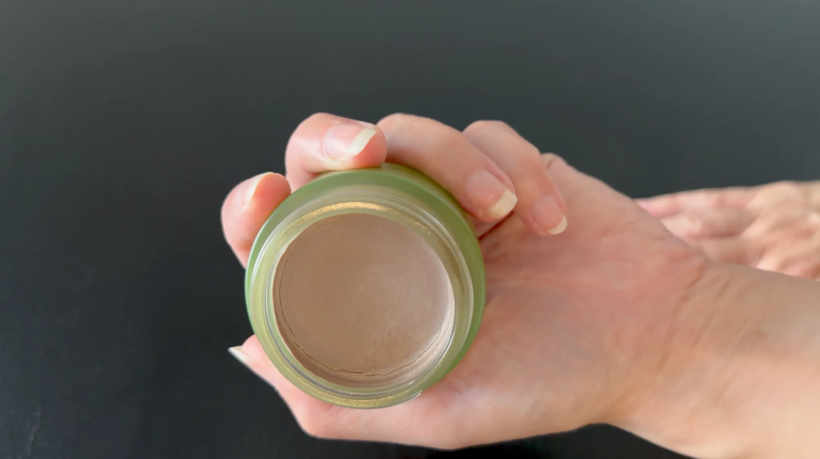 The mineral powders for the eyeshadow