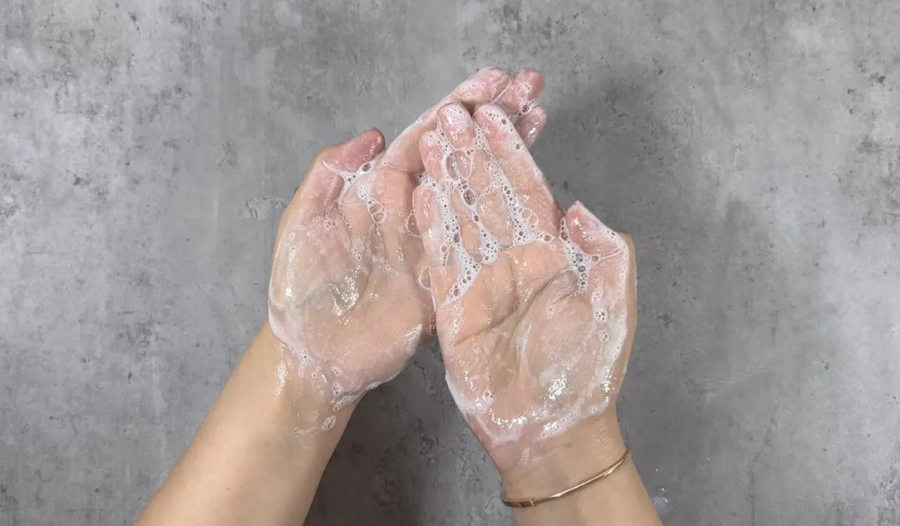 Conditioning Shampoo 2 In 1 — step 1