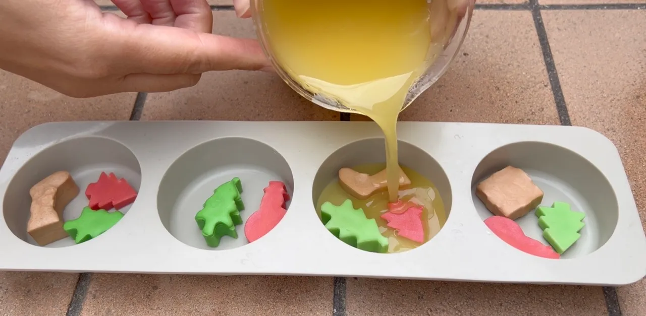 Lotion Bars (Christmas Edition) — step 24
