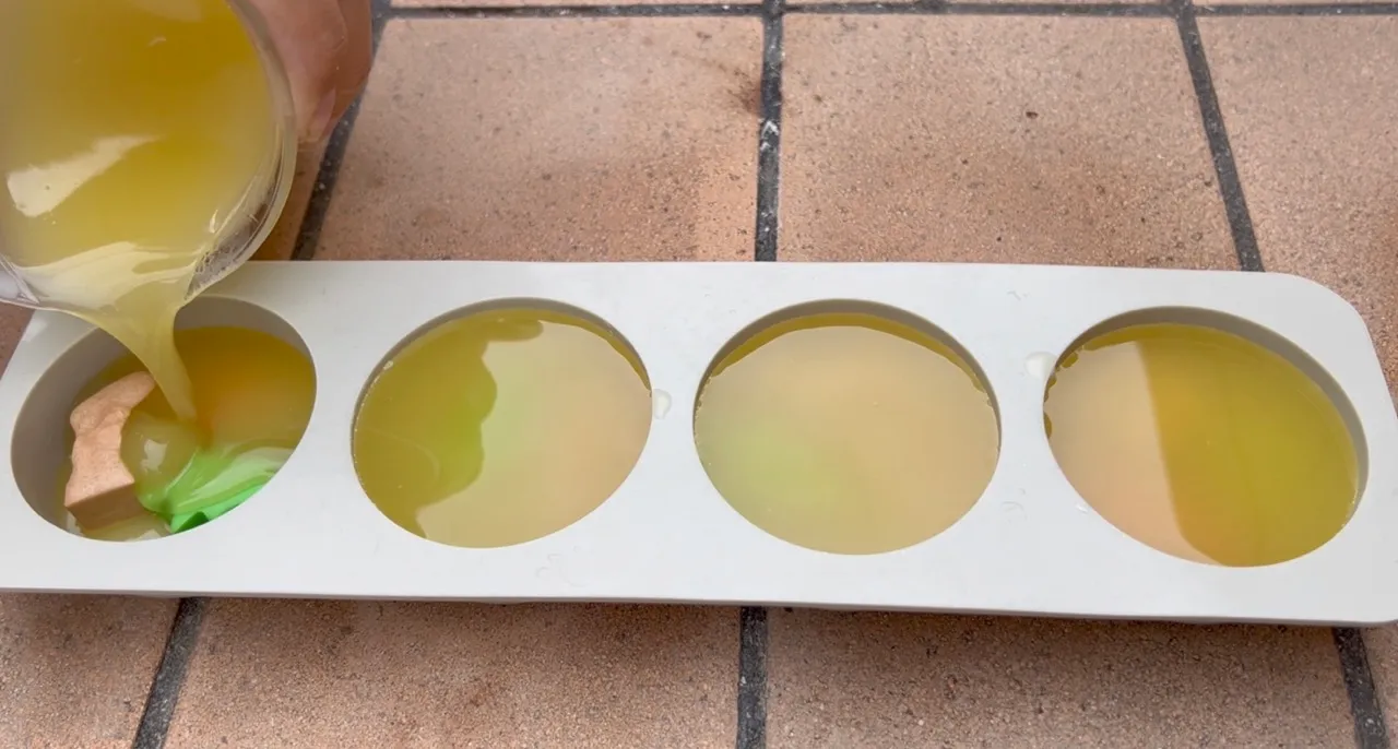 Lotion Bars (Christmas Edition) — step 25