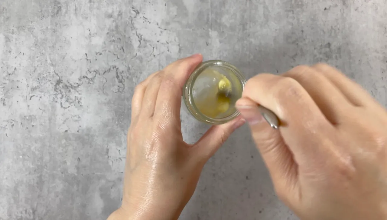 Hyaluronic Acid and Vitamin C Face Serum — step 17