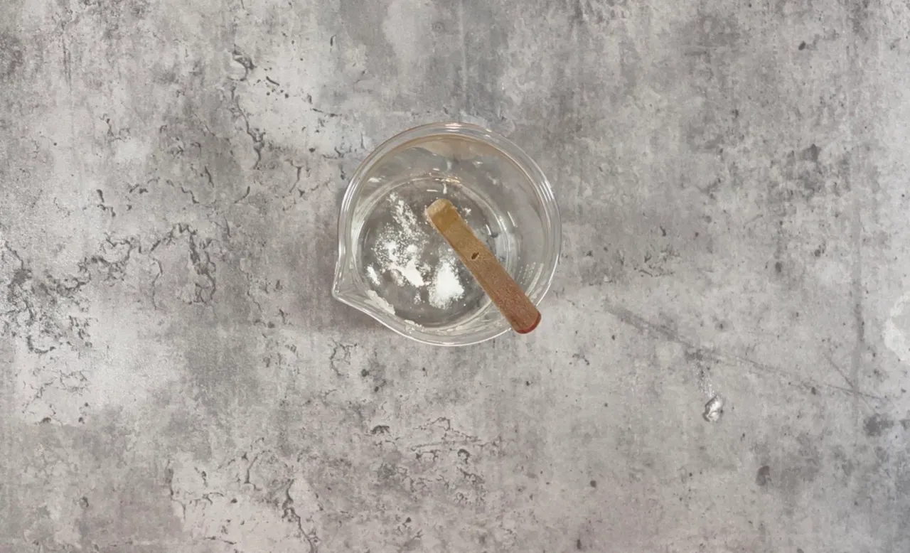Hyaluronic Acid and Vitamin C Face Serum — step 4