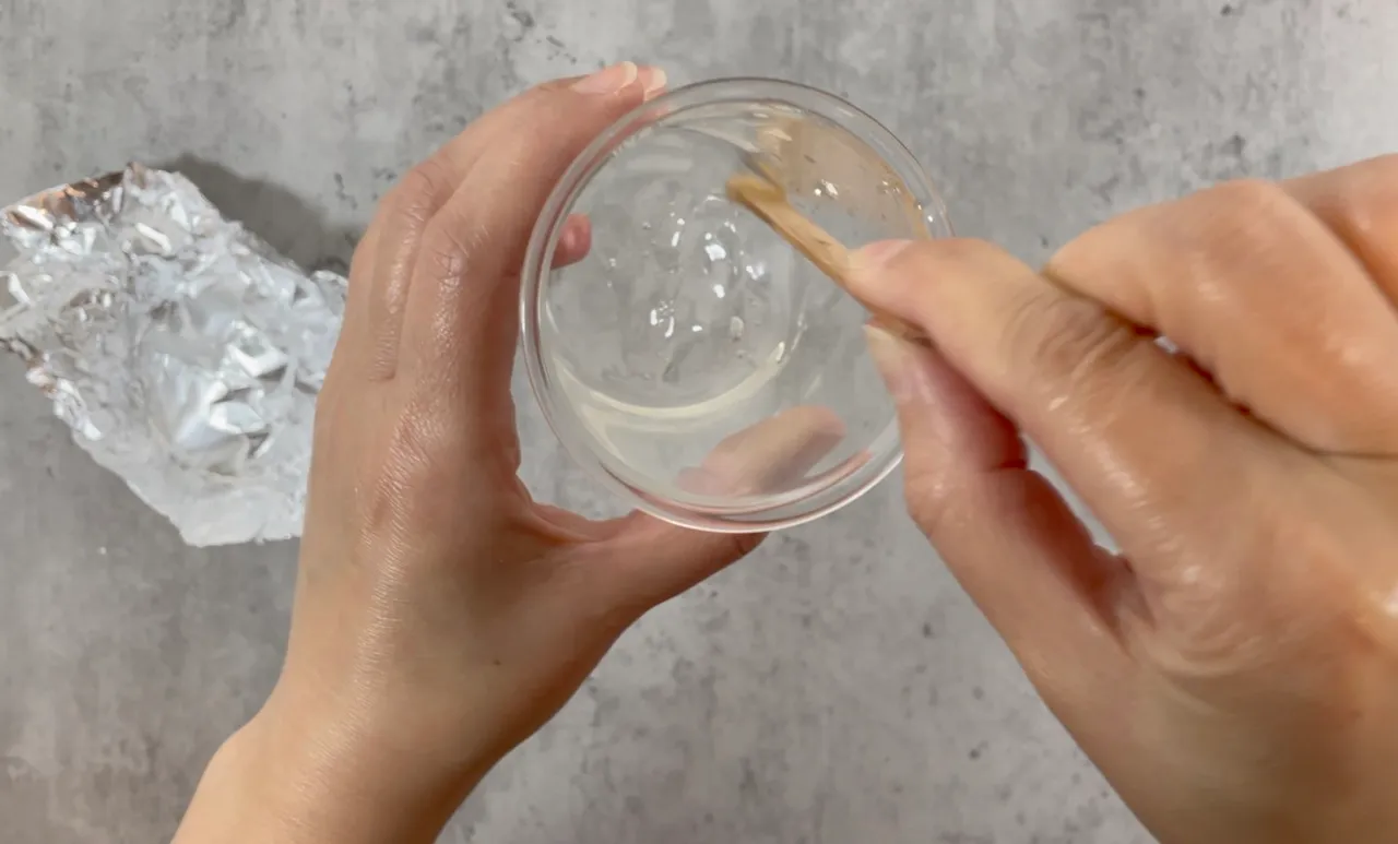Hyaluronic Acid and Vitamin C Face Serum — step 6