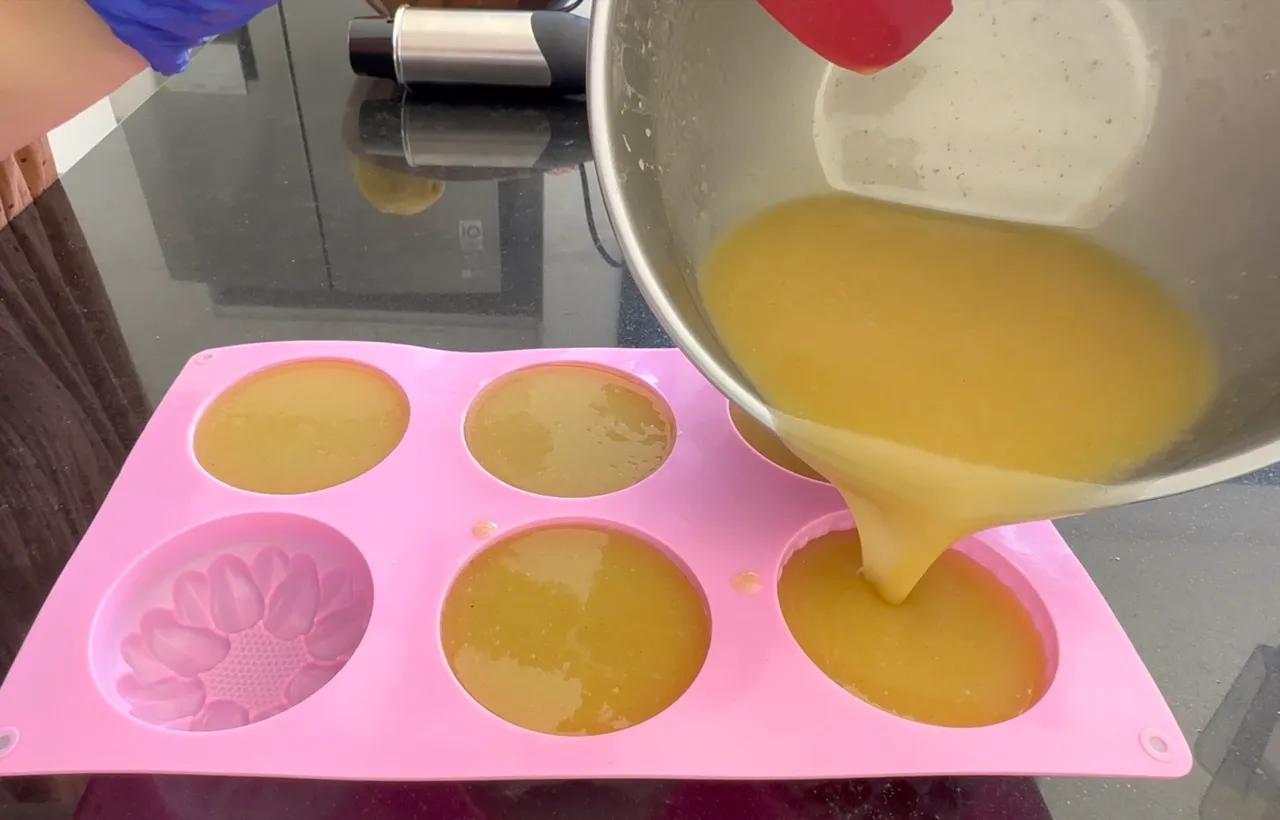 Oats Body And Face Soap — step 26