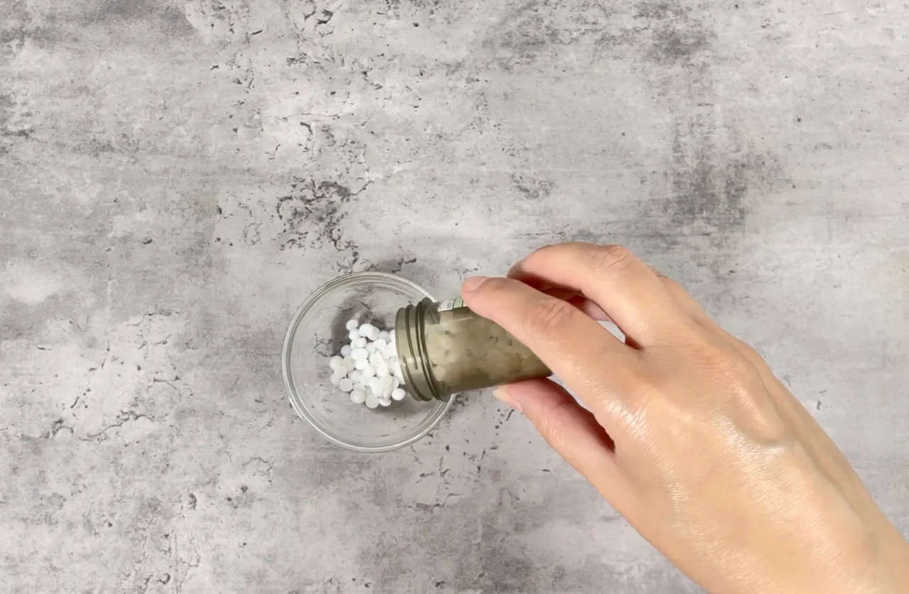Roll-on Deodorant with Zinc Ricinoleate — step 1