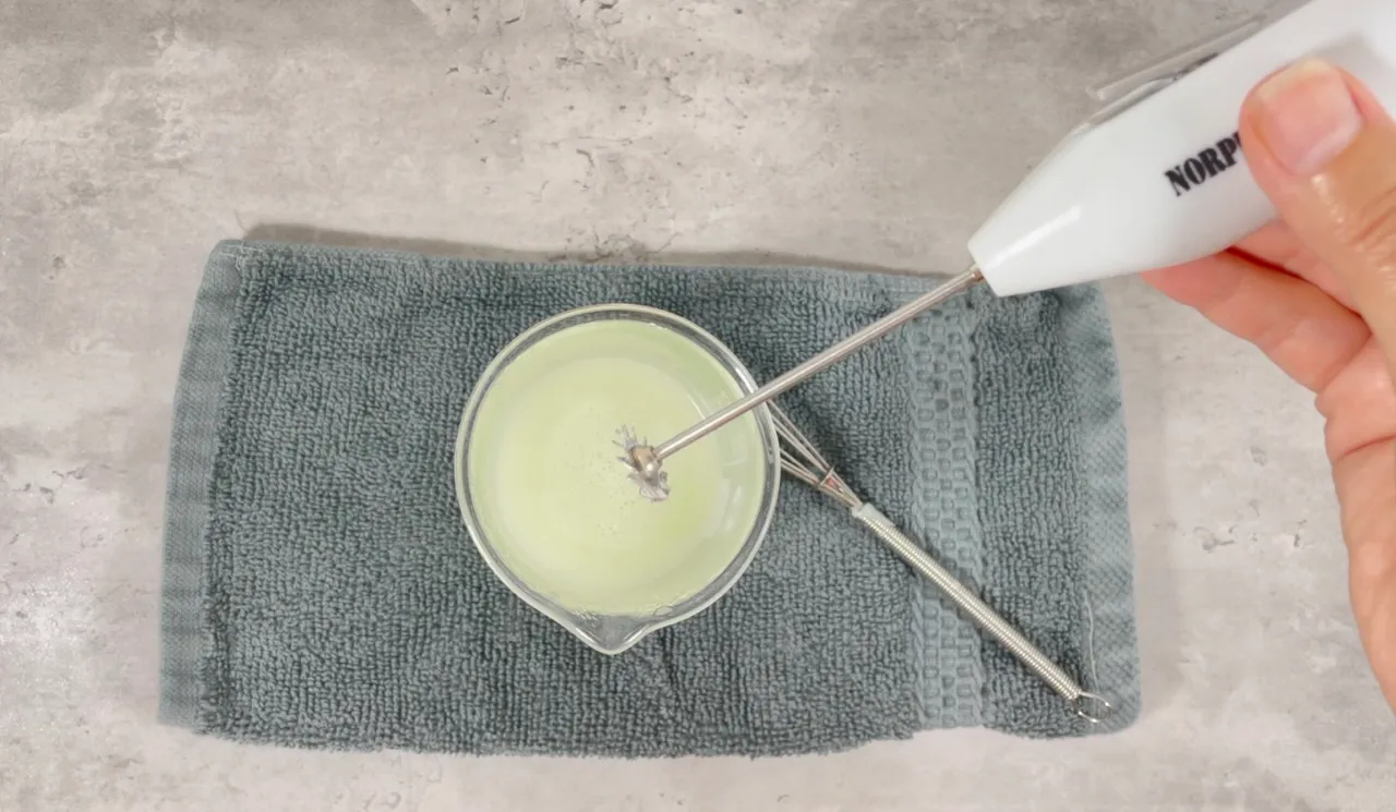 Roll-on Deodorant with Zinc Ricinoleate — step 19