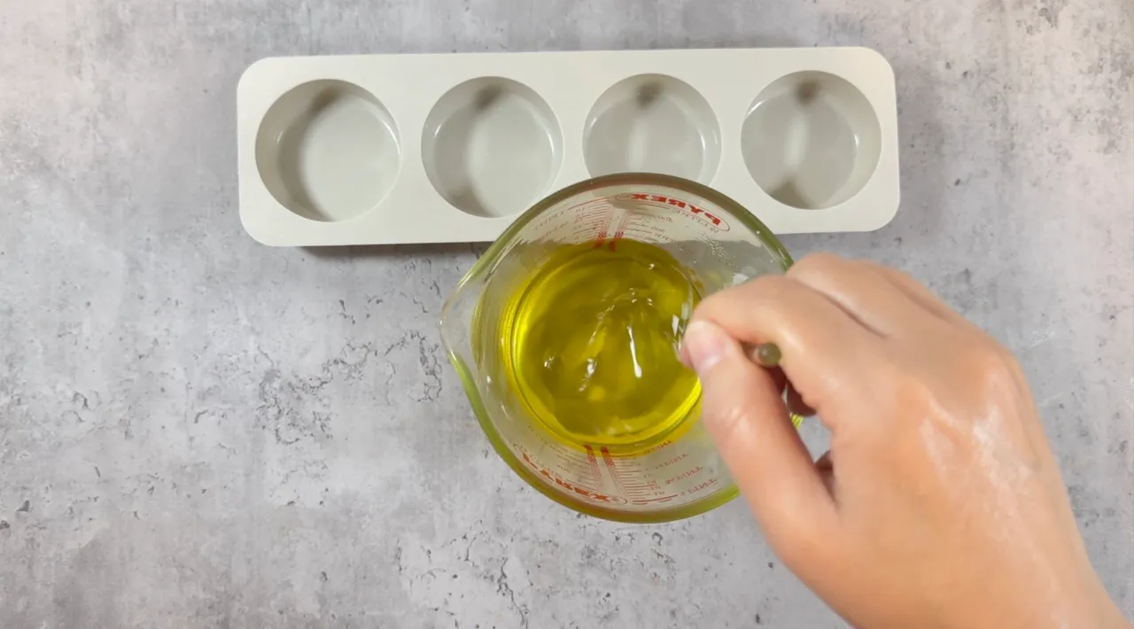 Solid Conditioner Bar For Damaged Hair — step 17